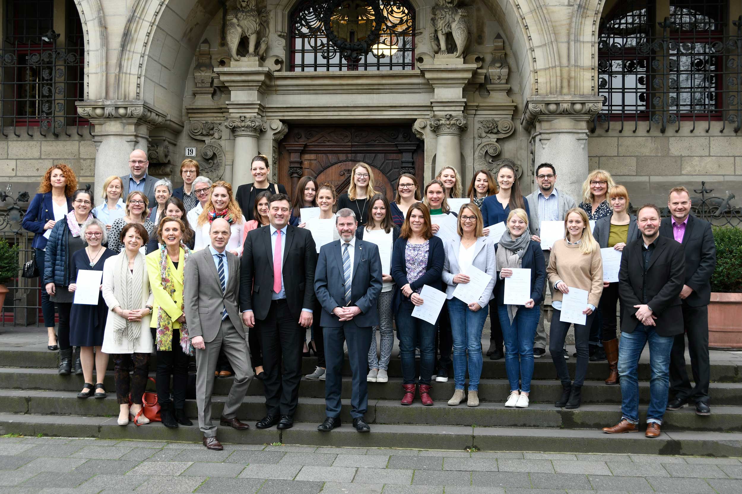 Gruppenfoto der teilnehmenden Lehrkräften und Organisatoren des Projektes „Vom Lehren zum Leiten“